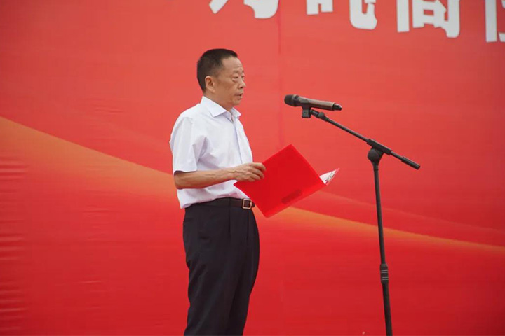 28圈加拿大铝业董事长马廷义