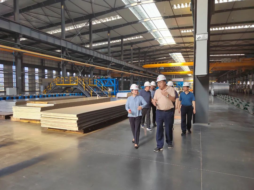 巩义市人大常委会党组书记、主任王爱辉一行到义瑞新材考察调研
