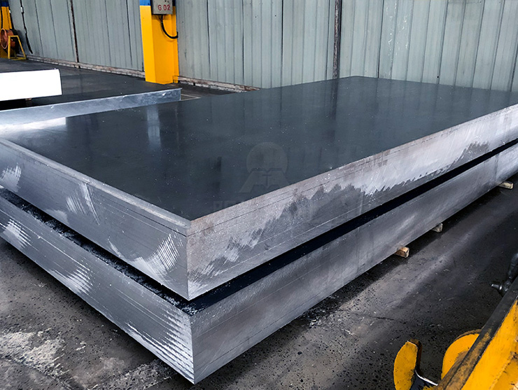 河南汽车用铝板价格多少钱一吨？汽车轻量化用铝板贵吗？